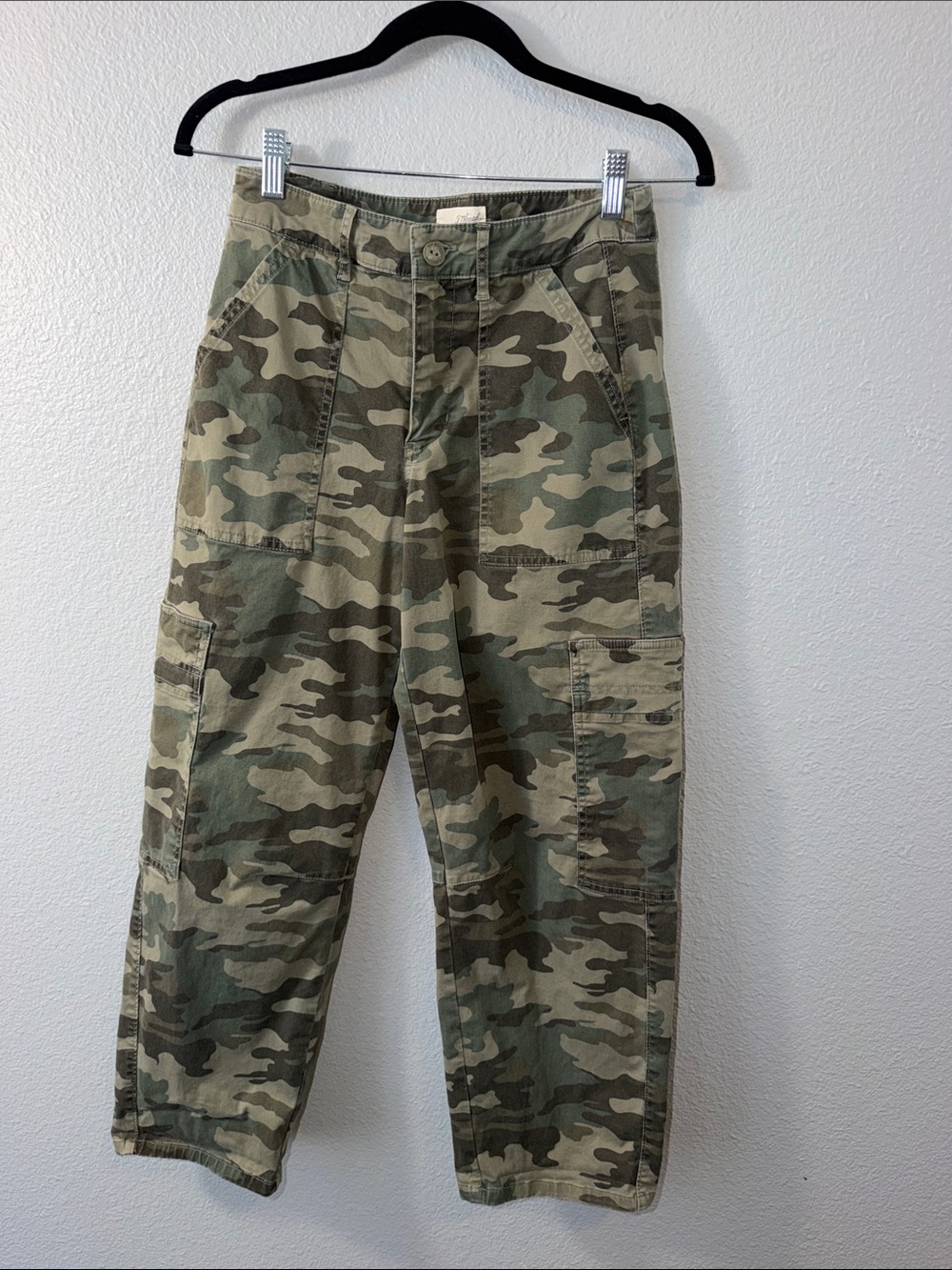 Universal Thread Women’s Camo Cargo Pants in Olive and Khaki